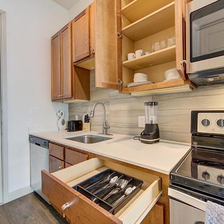 Trendy Downtown 1Bd/Freeparking/Wi-Fi/Pool Lägenhet Houston Exteriör bild