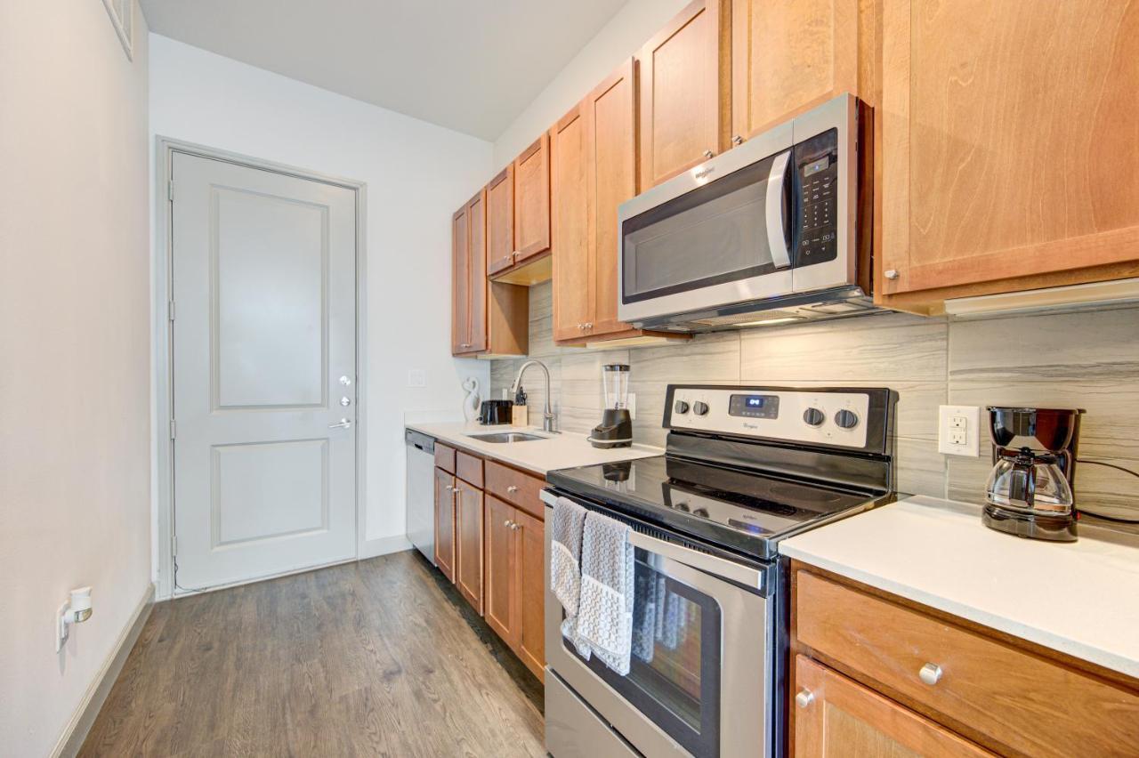 Trendy Downtown 1Bd/Freeparking/Wi-Fi/Pool Lägenhet Houston Exteriör bild