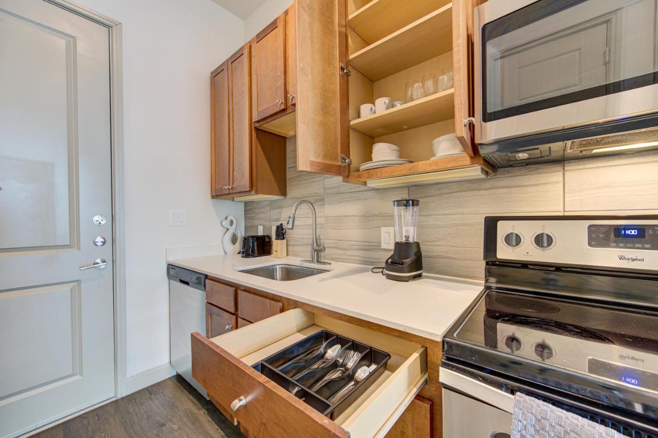 Trendy Downtown 1Bd/Freeparking/Wi-Fi/Pool Lägenhet Houston Exteriör bild