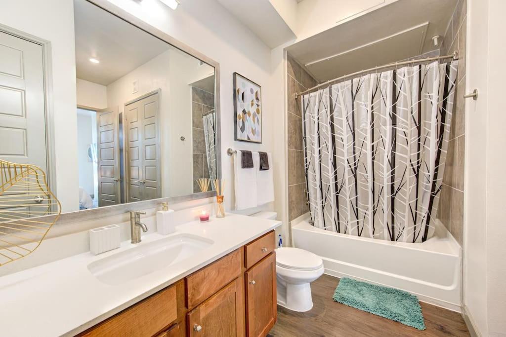 Trendy Downtown 1Bd/Freeparking/Wi-Fi/Pool Lägenhet Houston Exteriör bild
