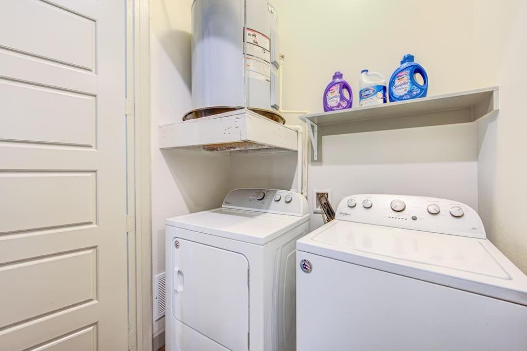 Trendy Downtown 1Bd/Freeparking/Wi-Fi/Pool Lägenhet Houston Exteriör bild