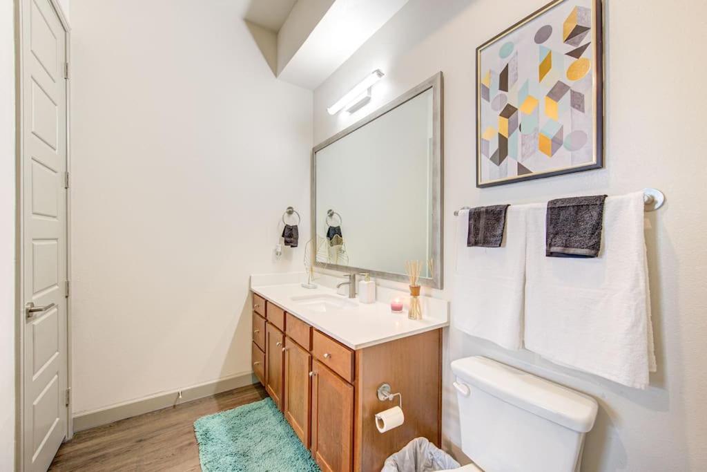 Trendy Downtown 1Bd/Freeparking/Wi-Fi/Pool Lägenhet Houston Exteriör bild